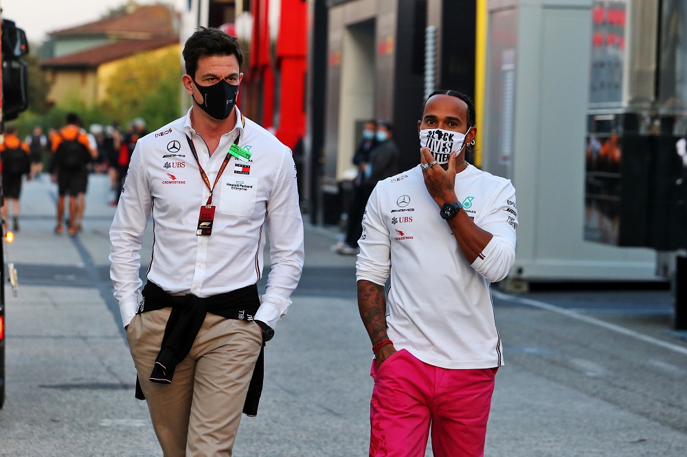 F1 | Mercedes, Wolff sul rinnovo di Hamilton: “Non mi sento messo alle strette”