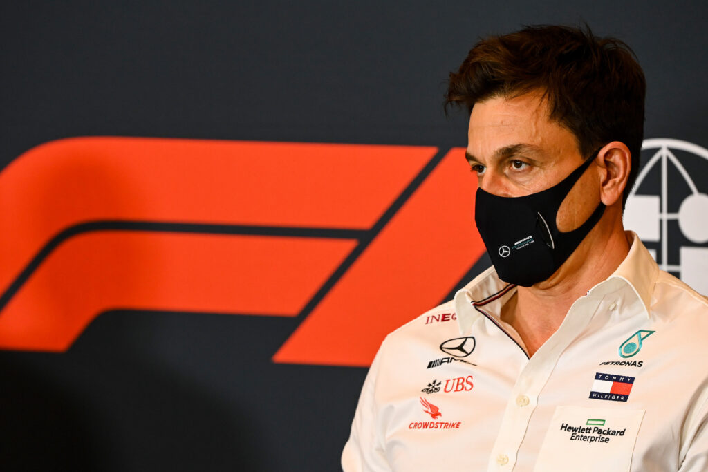 F1 | Mercedes, Toto Wolff: “Attenzione a Verstappen”