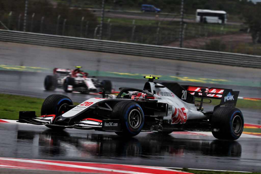 F1 | Haas, Kevin Magnussen punta il dito contro i suoi avversari: “Io rispetto le regole!”
