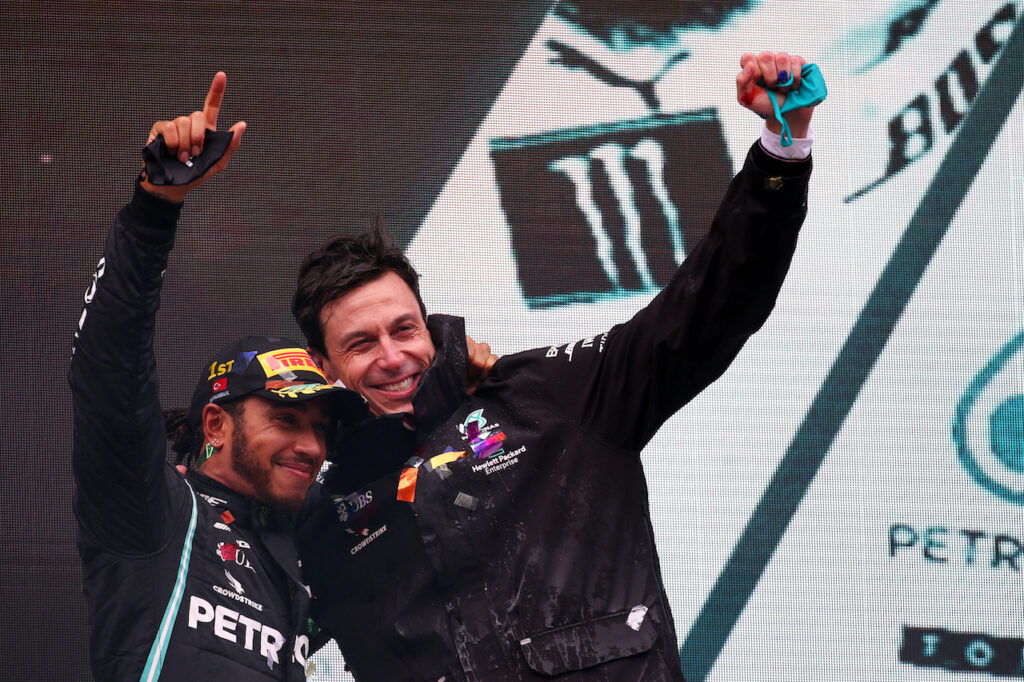 F1 | Mercedes, Wolff esclude un rinnovo triennale per Hamilton