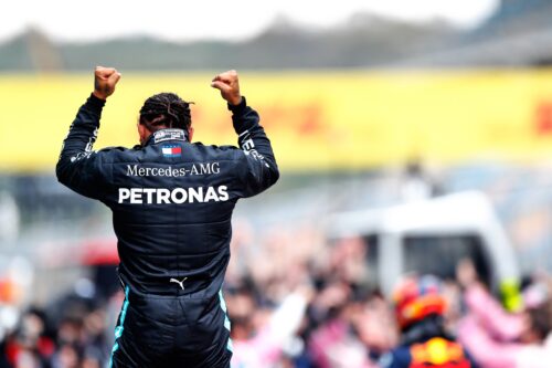 F1 | Hamilton non ha ancora rinnovato con la Mercedes: evidenti problemi nella trattativa