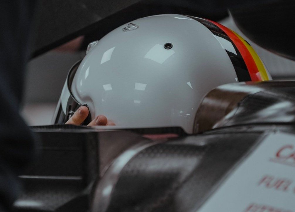 F1 | Aston Martin svela sui social il primo casco “prova” di Sebastian Vettel