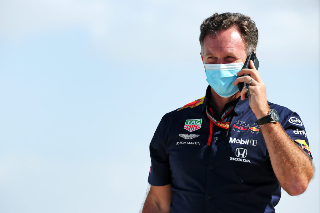 Formula 1 | Horner su Perez: “E’ stato un regalo insolito”