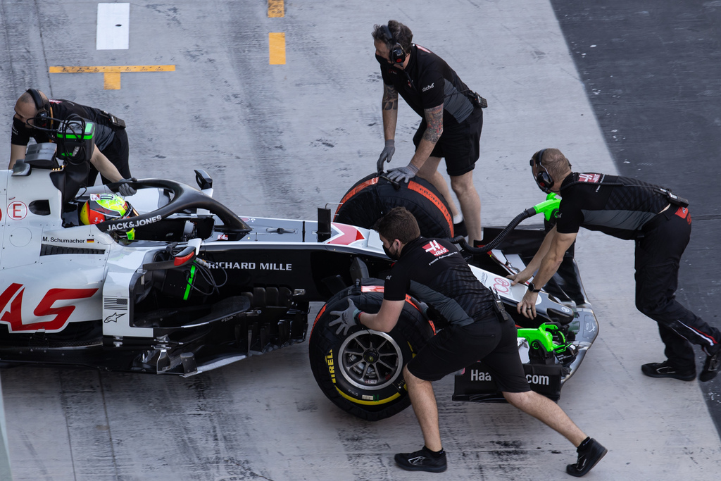 F1 | Haas costretta a ritardare l’accensione del motore