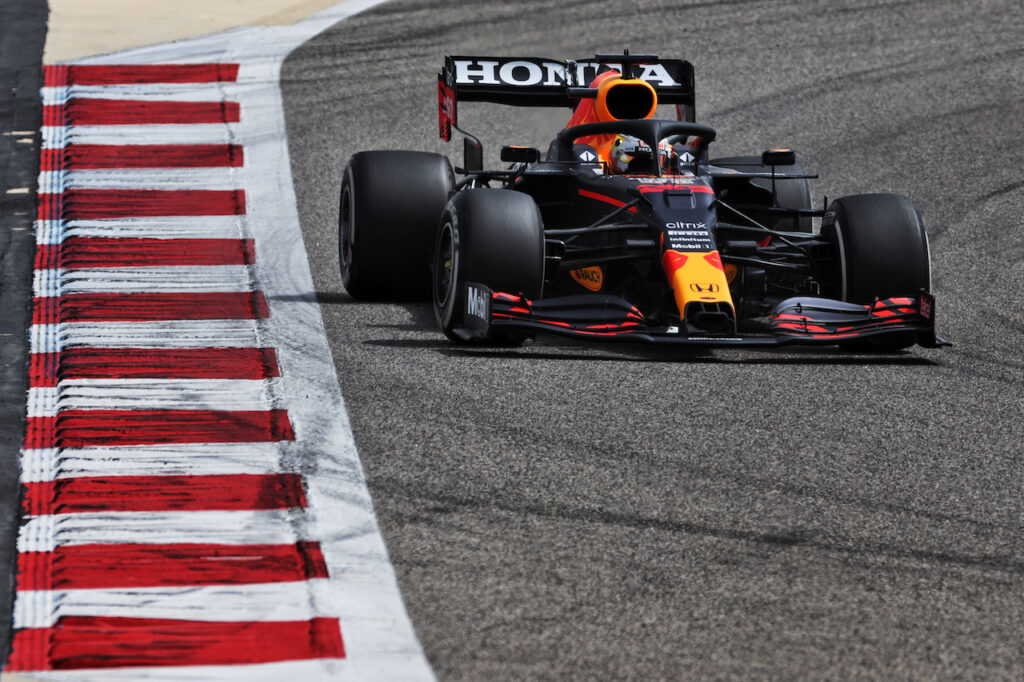 Formula 1 | Test Bahrain, Verstappen davanti a tutti alla fine della prima giornata