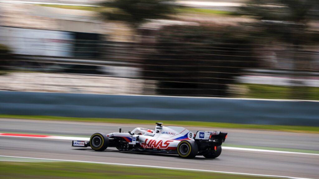 F1 | Haas, primi chilometri in Bahrain per la VF21