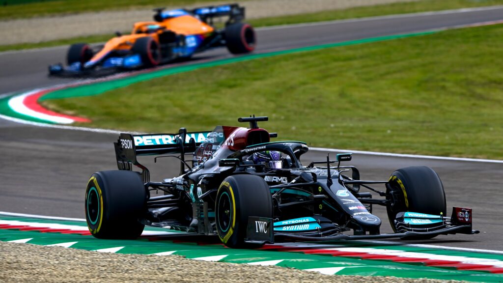 F1 | Hamilton: “Non è stata la giornata migliore, grato per aver portato la macchina a traguardo”
