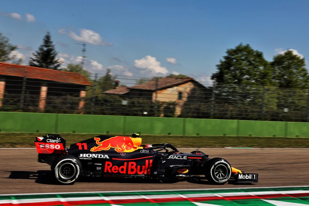 F1 | Red Bull, Perez: “Sto conoscendo la monoposto in tutte le condizioni possibili”