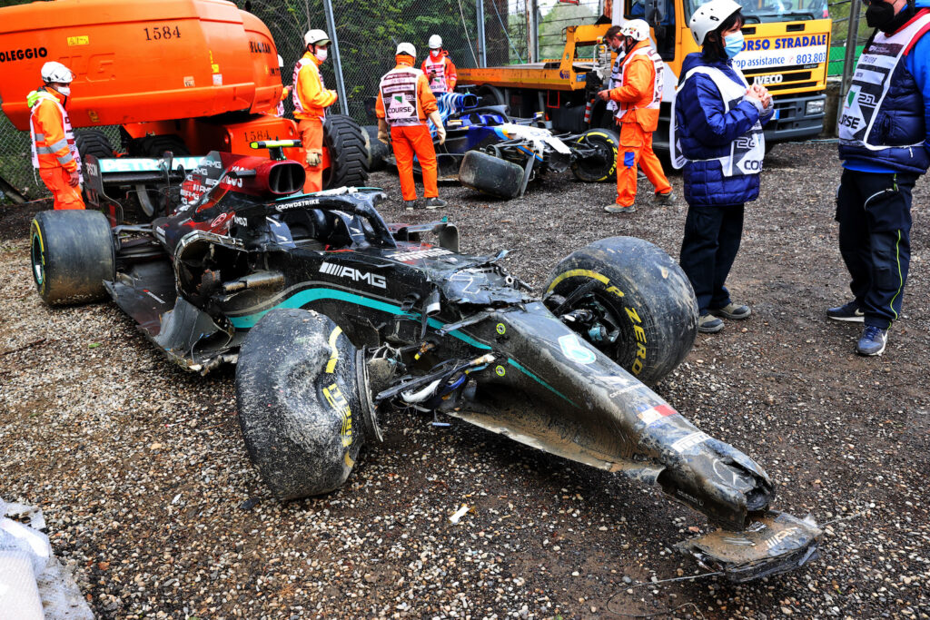 F1 | Villeneuve : “Bottas è troppo lento, e non doveva spostarsi a destra”