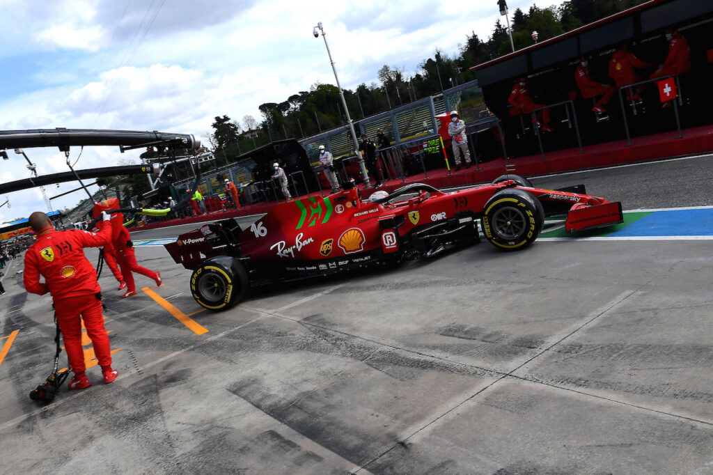 F1 | Ferrari, Sainz e Leclerc sui saliscendi di Portimao