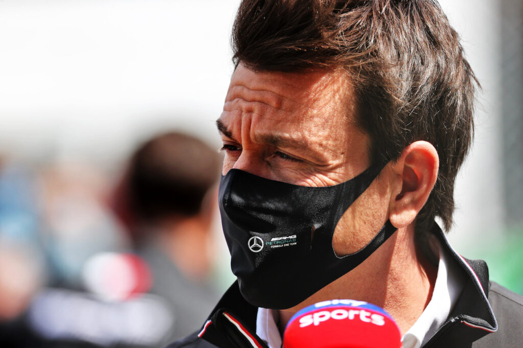 F1 | Wolff: “Verstappen può battere Hamilton, anche se commette ancora piccoli errori”
