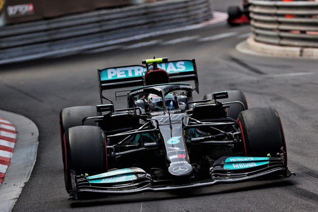 F1 | Ailes souples, Red Bull passe à la contre-attaque : "Vérifiez l'avant de Mercedes"