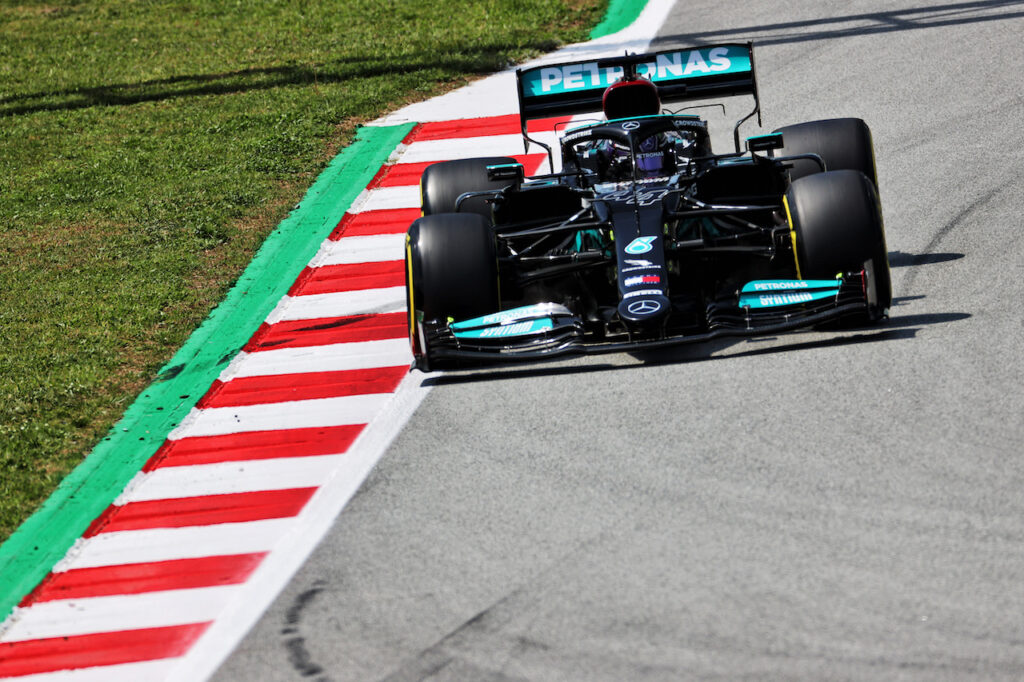 Formula 1 | Mercedes ahead of everyone in FP2 in Barcelona: Hamilton ahead of Bottas