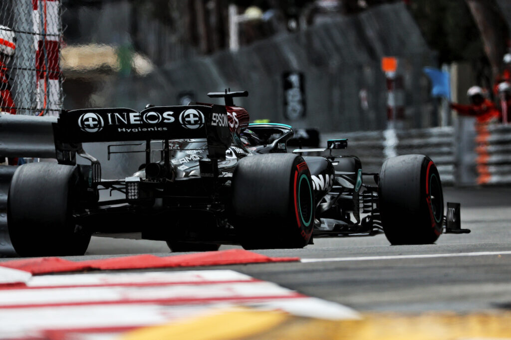 F1 | Hamilton, nuova bordata alla Mercedes: “Monaco lezione per il team, non per me”