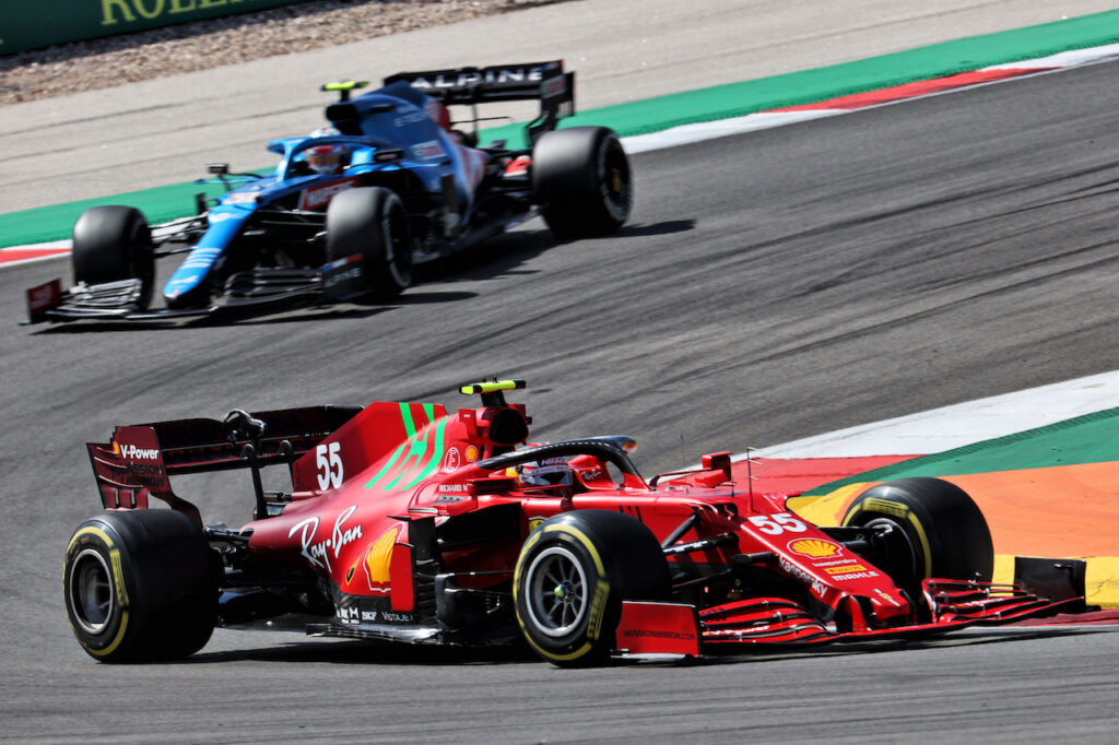 F1 | Sainz difende i piloti dalle critiche: “La gente non si rende conto del livello di oggi”