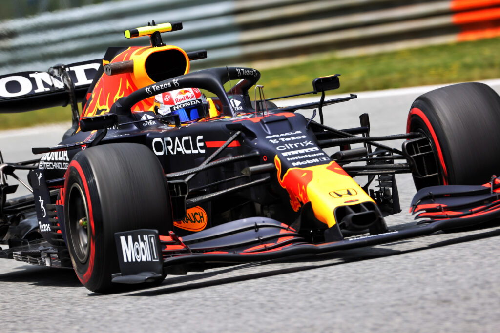 F1 | Red Bull, venerdì complicato per Sergio Perez