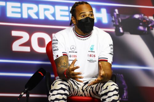 F1 | Mercedes, Hamilton ha lavorato al simulatore: “Devo prepararmi al meglio”