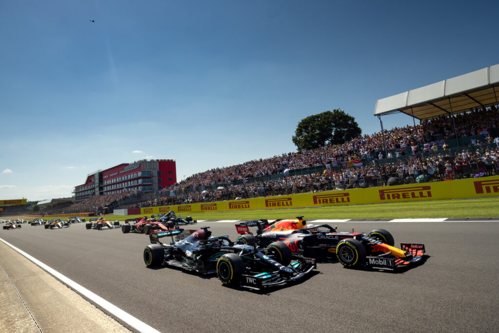 F1 | Red Bull, Max Verstappen hart: „Lewis‘ gefährliches Manöver“