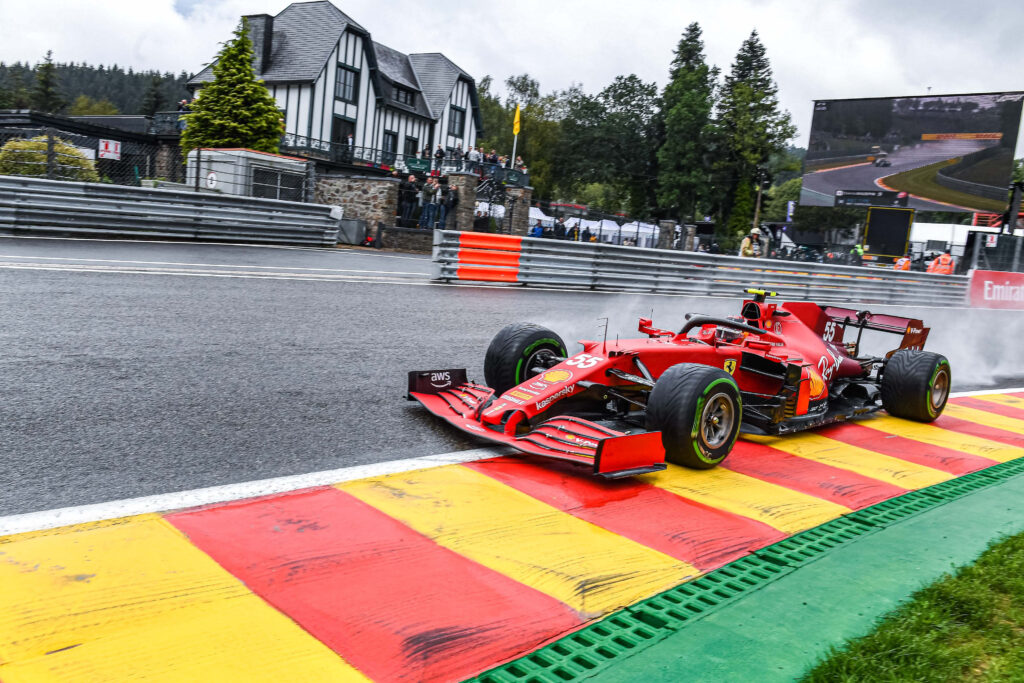 F1 | Leclerc e Sainz completano 31 giri nelle FP3 di Spa