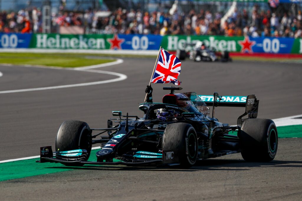 F1 | Russell è certo: “Hamilton è il miglior pilota presente in griglia”