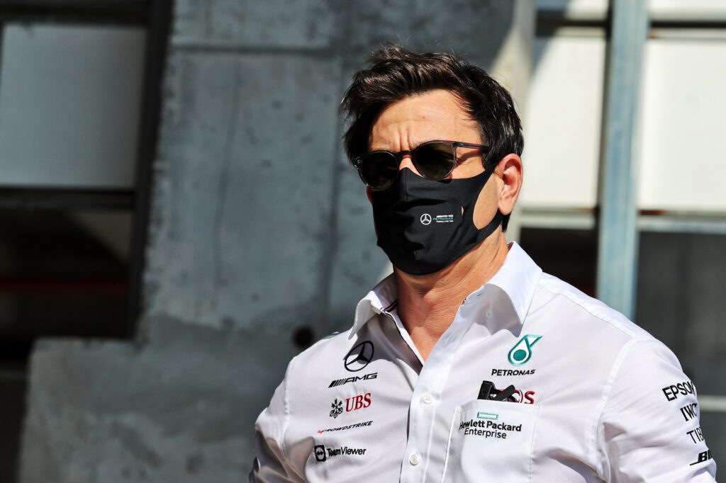 F1 | Mercato piloti, Wolff: “Verstappen? Sta bene in Red Bull”