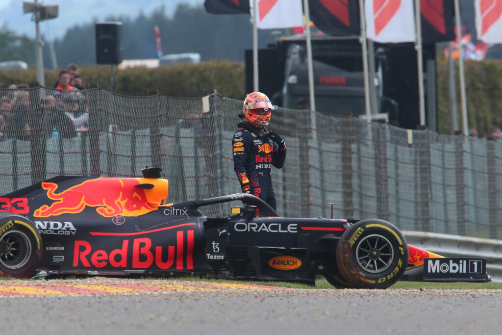 F1 | Red Bull, Max Verstappen è davanti, ma va a muro: “E’ comunque un buon inizio”