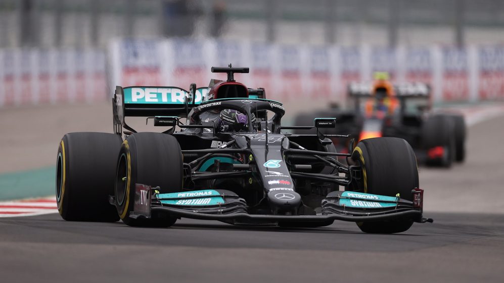 F1 | A Sochi Hamilton fa 100: “Che gara! Sono grato al team per questo traguardo”