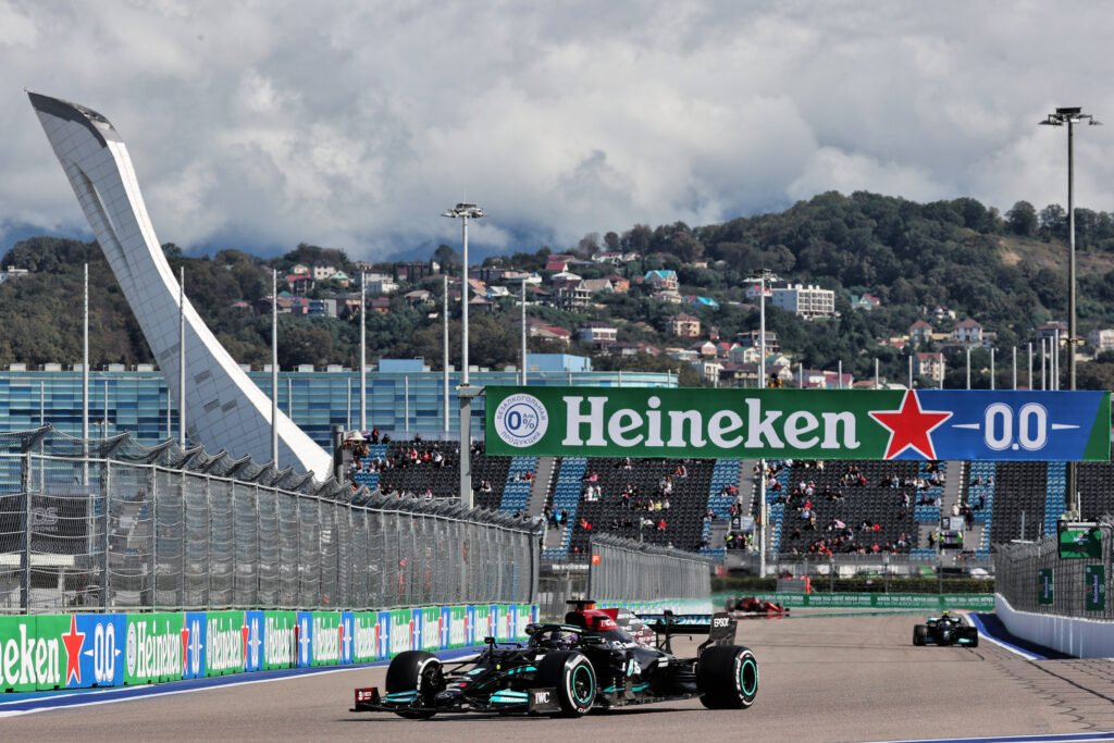 F1 | Mercedes, Lewis Hamilton: “Stiamo considerando diverse soluzioni sul set-up”