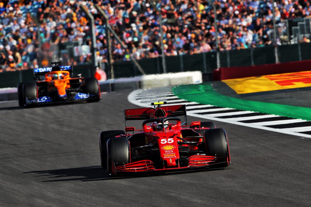 F1 | Ferrari, Sainz e il modello McLaren: “So quanto sia forte. È un grande riferimento per noi”
