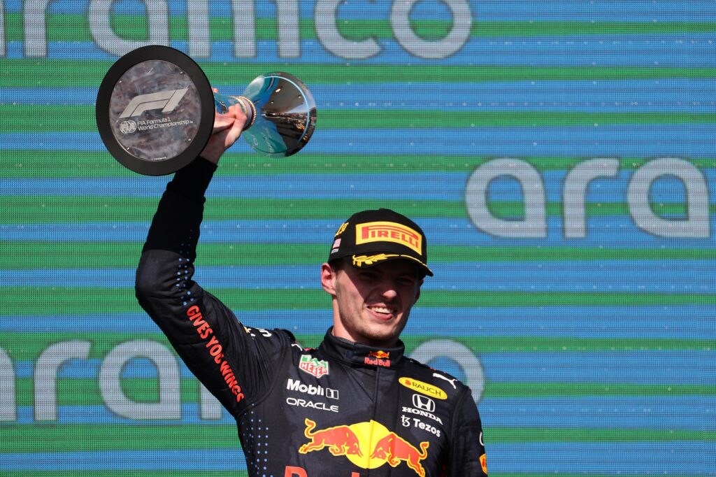 F1 | Red Bull, prova di forza di Verstappen: “Gli ultimi due giri sono stati complicati”