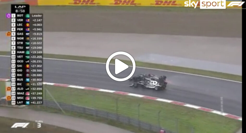 F1 | Hamilton, la manovra su Tsunoda in curva 3 [VIDEO]