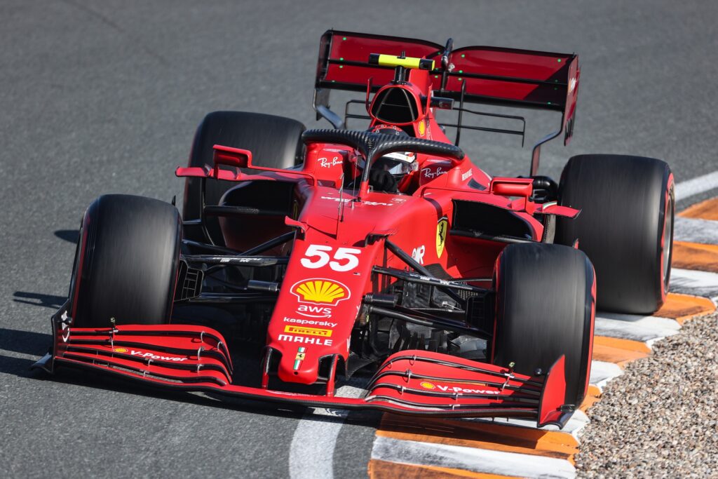 F1 | Ferrari, Sainz: “La squadra sta facendo di tutto per tornare vincente il prima possibile”