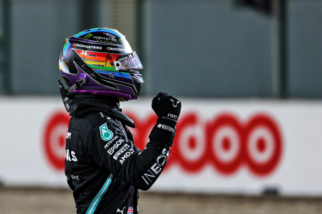 F1 | Mercedes, Lewis Hamilton è in pole: “Che giro fantastico”