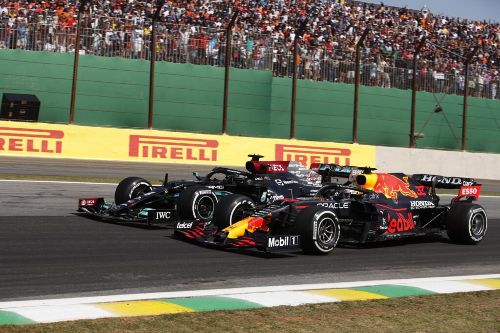 F1 | Mercedes chiede la revisione di giudizio sull’episodio tra Verstappen e Hamilton
