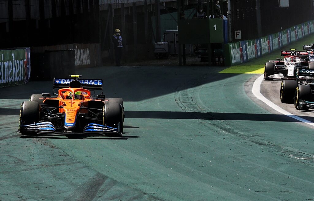 F1 | McLaren, rammarico Norris: “Ero partito bene, ma non c’era spazio e ho forato”