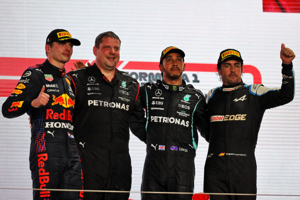 F1 | Pagelle GP Qatar: Hamilton e Verstappen due alieni, Alonso torna Matador