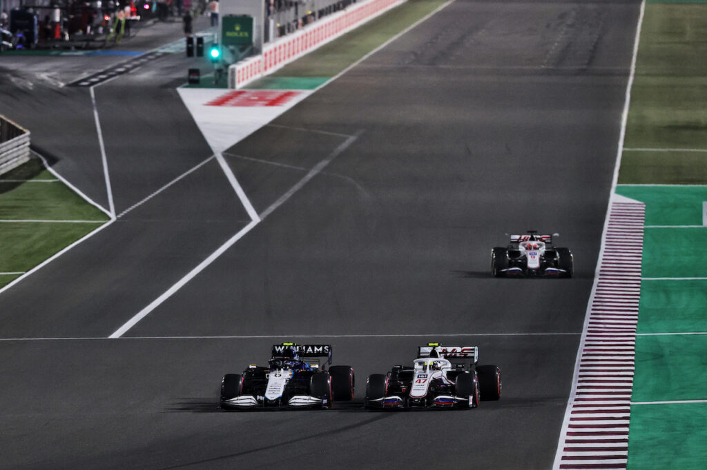 F1 | Steiner guarda il bicchiere mezzo pieno dopo il Qatar: “Una delle migliori gare della stagione”