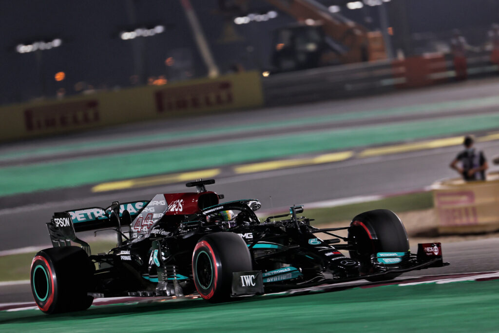 F1 | GP Qatar: pole position di Lewis Hamilton