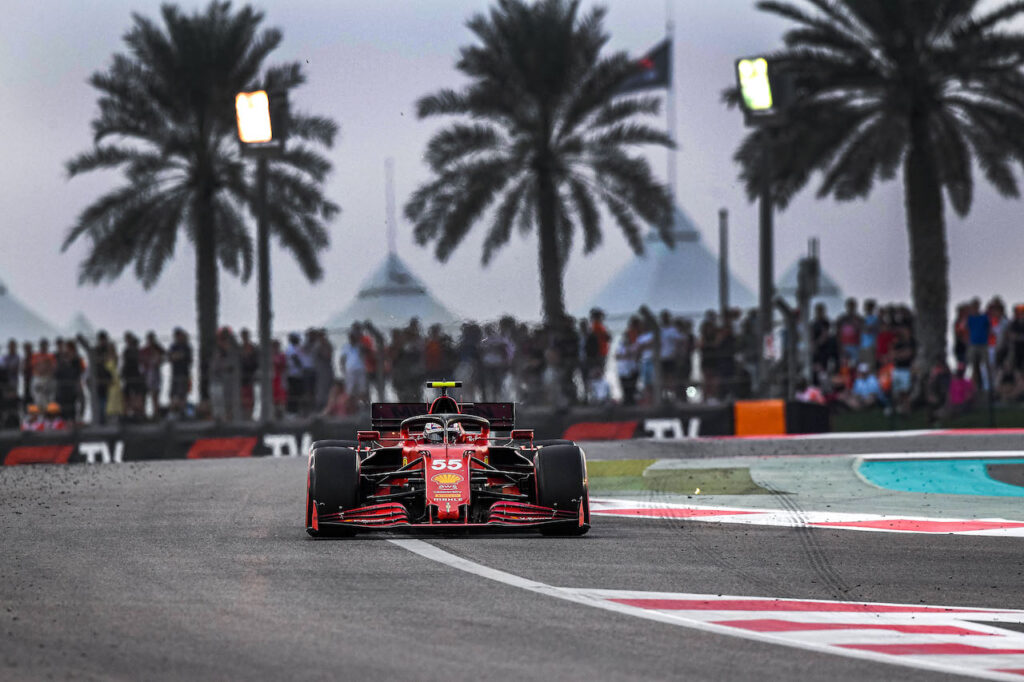 Formula 1 | Sainz chiude il Gran Premio di Abu Dhabi sul podio