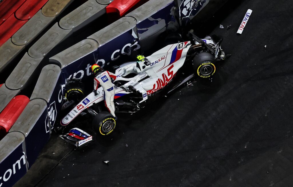 F1 | Haas, due brutti incidenti a Jeddah per Schumacher e Mazepin