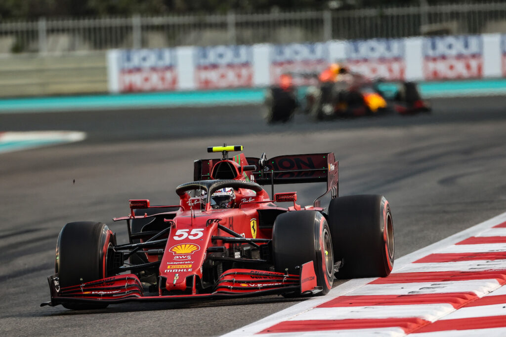 F1 | Sainz: “Più che soddisfatto del mio 2021. Sono felice in Ferrari”