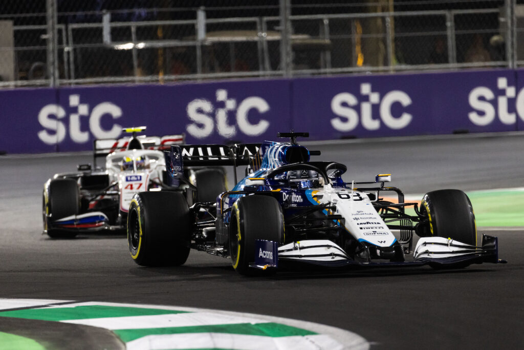F1 | Russell chiude il week-end in Arabia Saudita con un ritiro