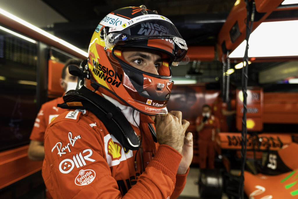 F1 | Ferrari, Sainz analizza il test di Abu Dhabi: “Contento della quantità di giri percorsi”