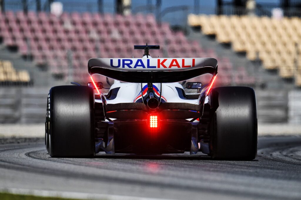 F1 | Inizio negativo per la Haas: solo 43 giri nella prima giornata di test