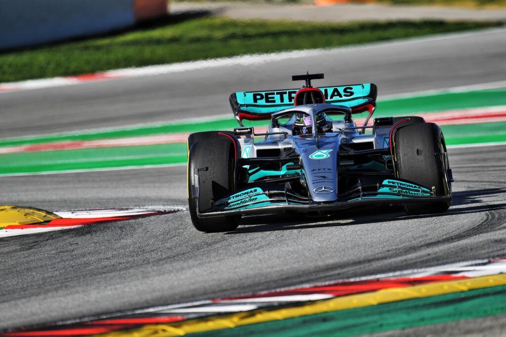 F1 Test | Mercedes, problemi per Hamilton in mattinata