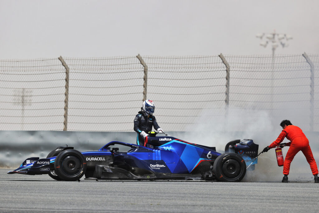 Test F1 | Incendio al posteriore ed esplosione per la Williams di Latifi [FOTO e VIDEO]