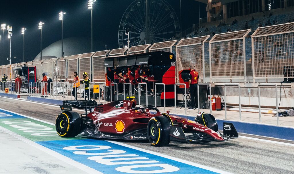 F1 | Ferrari, Sainz: “Bandiere rosse e forte vento non sono stati d’aiuto”