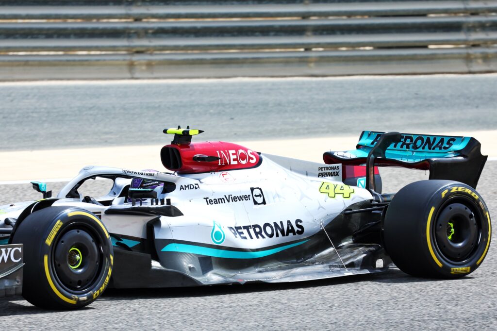 F1 | Mercedes in Bahrain ancora con le “ali” della discordia, la Ferrari non ci sta