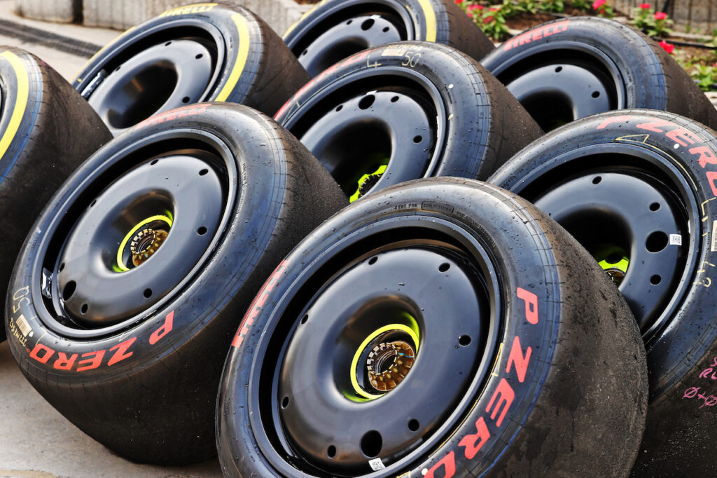 Formula 1 | Pirelli, in Bahrain la gamma di mescole più dura per la stagione 2022