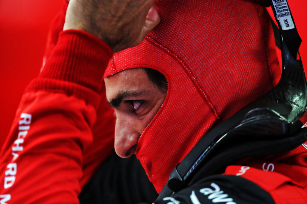 F1 | Ferrari, Sainz: “L’ideale sarebbe giocarsi il Mondiale con Leclerc, ma sarà una lotta a tre”